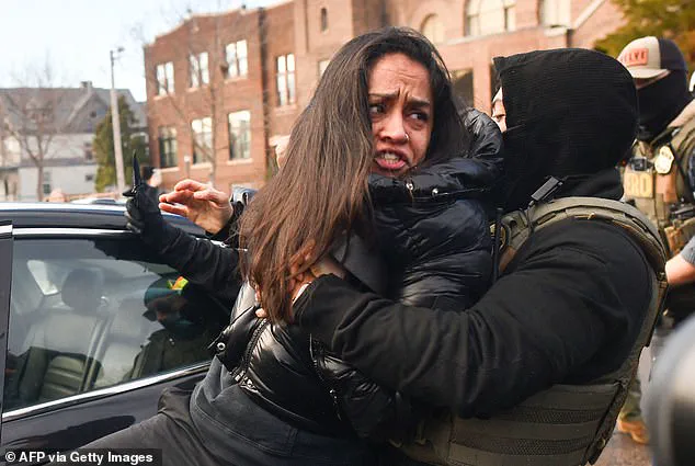 Breaking: ICE Confrontation in Minneapolis Involves US Citizen Allegedly Blocking Operations, Video Spreads Internationally