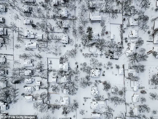 Winter Storm Gianna: Bomb Cyclone Threatens Southeast US with Record Cold, Snow, and Ice Disruptions