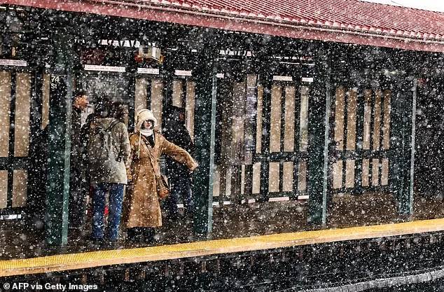 New York Mayor Orders Citywide Travel Ban as Historic Blizzard Threatens East Coast