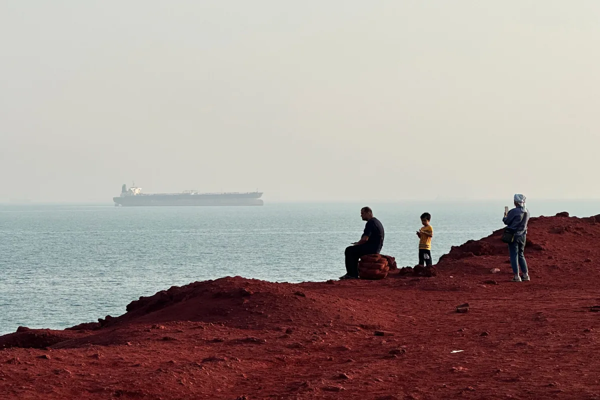 Strait of Hormuz Braces for Crisis as IRGC Reports Closure Order Amid Geopolitical Tensions