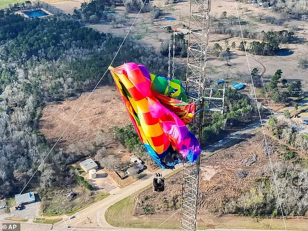 Dramatic Rescue of Two from Crashed Hot Air Balloon in Texas