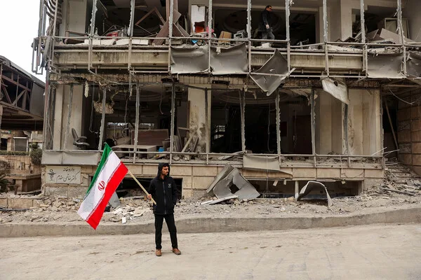 Iran's Prolonged Internet Shutdown Escalates as Cyberattacks Target UAE Financial Institutions