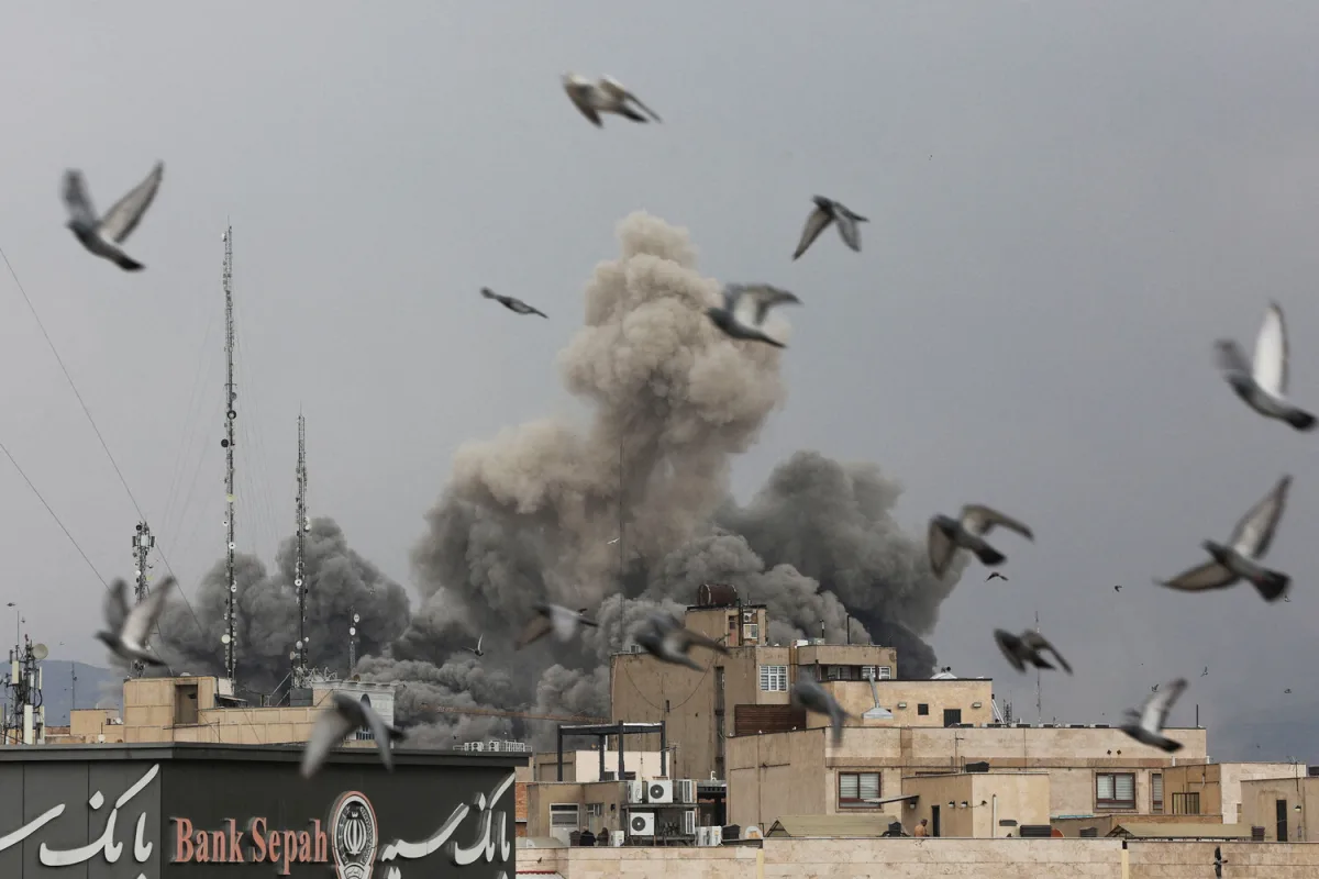 US-Israeli Airstrike Damages IRGC Headquarters Amid Escalating Regional Conflict