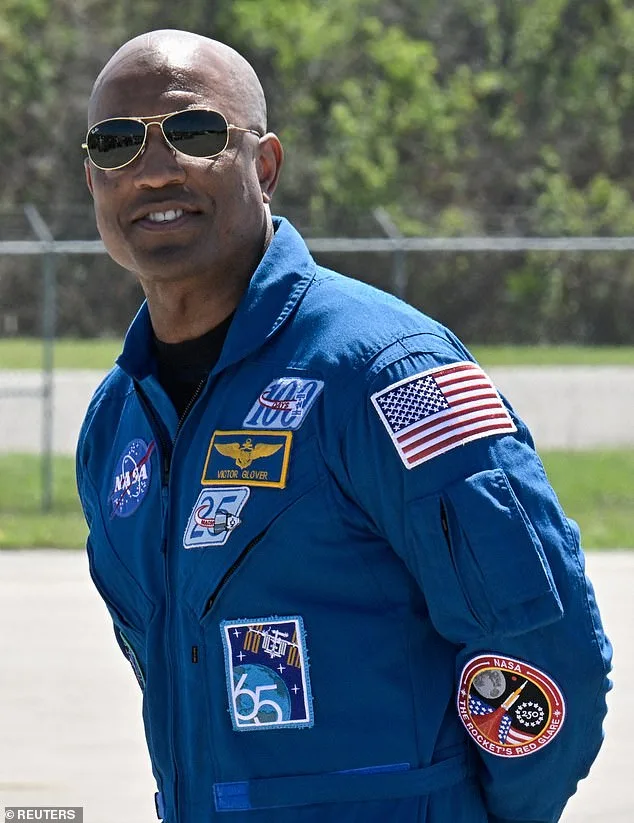 Accidental Live Broadcast Reveals Astronaut Victor Glover's Private Moment During Artemis II Mission